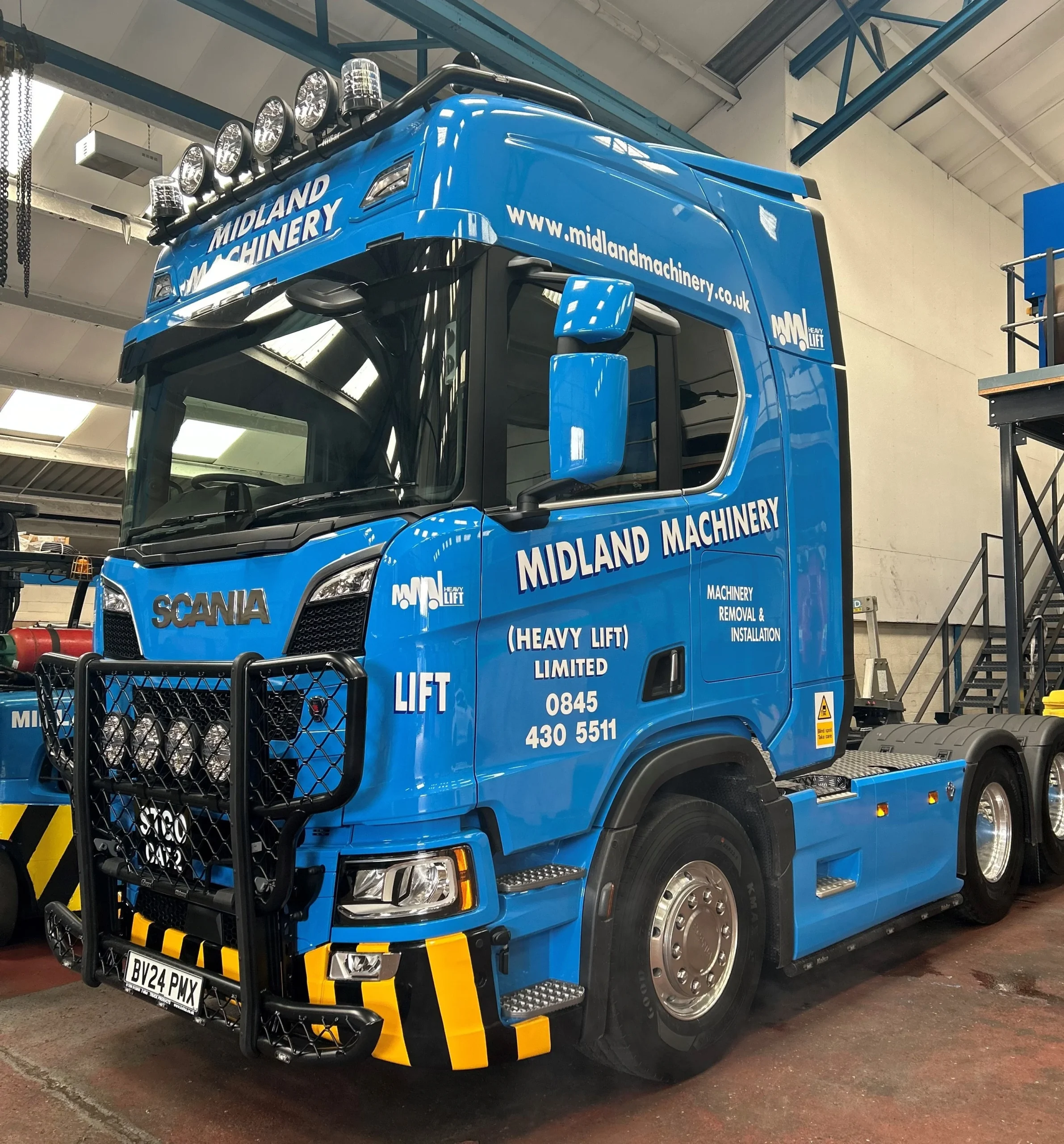 Our latest new addition to our fleet - The 80Ton Scania V8 660 Tractor unit side view